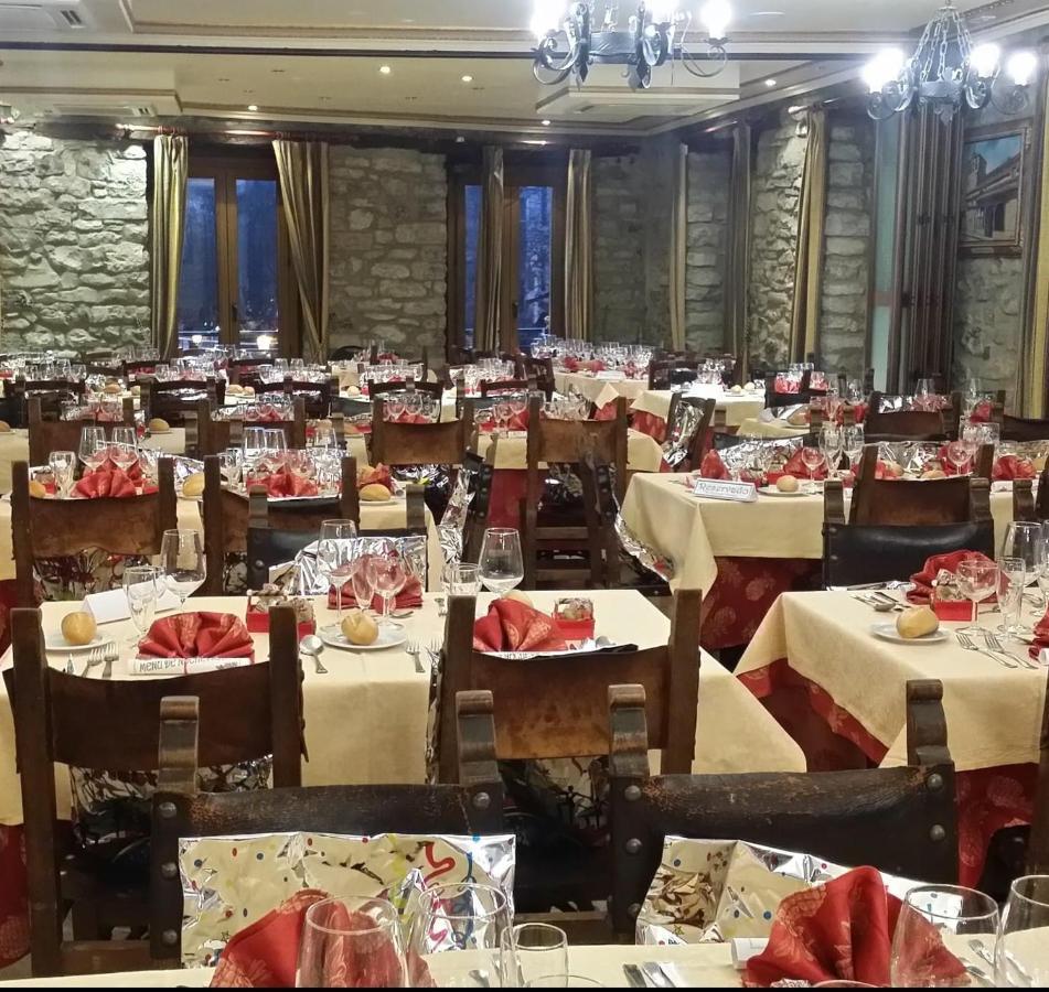 Hotel Mur Jaca Ngoại thất bức ảnh
